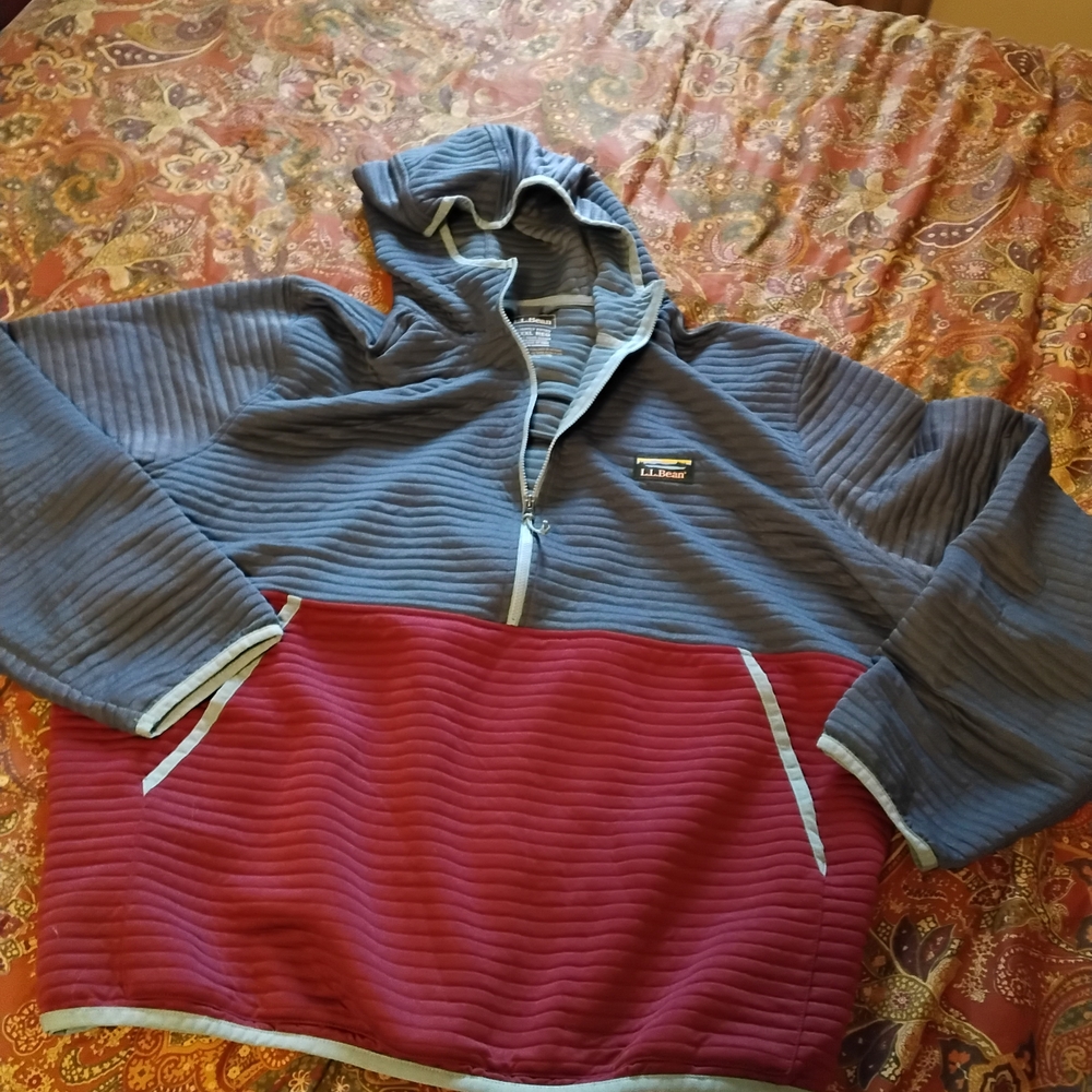 L.L. Bean Men's Zip-Up Sw in Blue and Red
